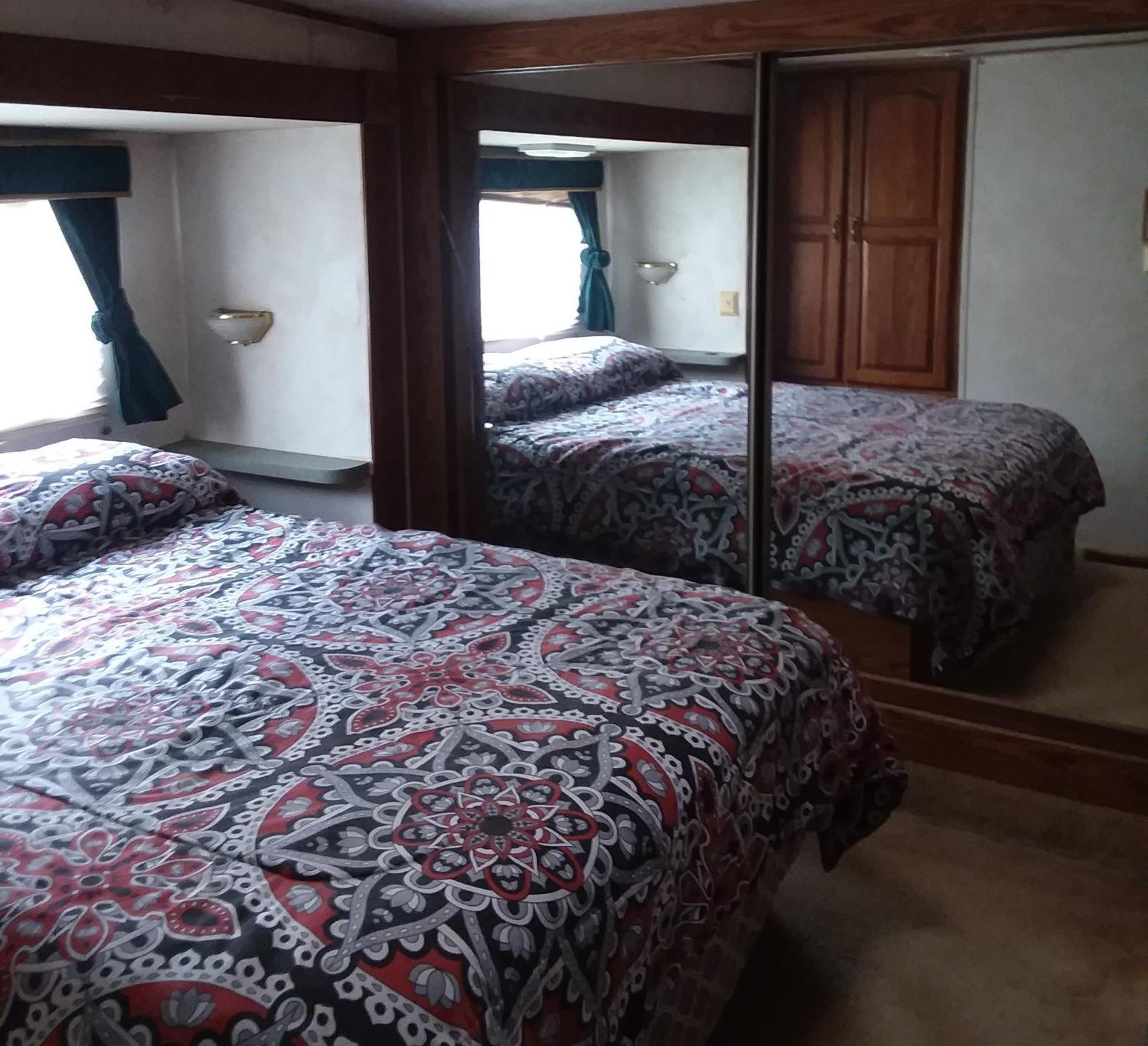 Hotel Dark Ridge Hideout à Elk Park Extérieur photo